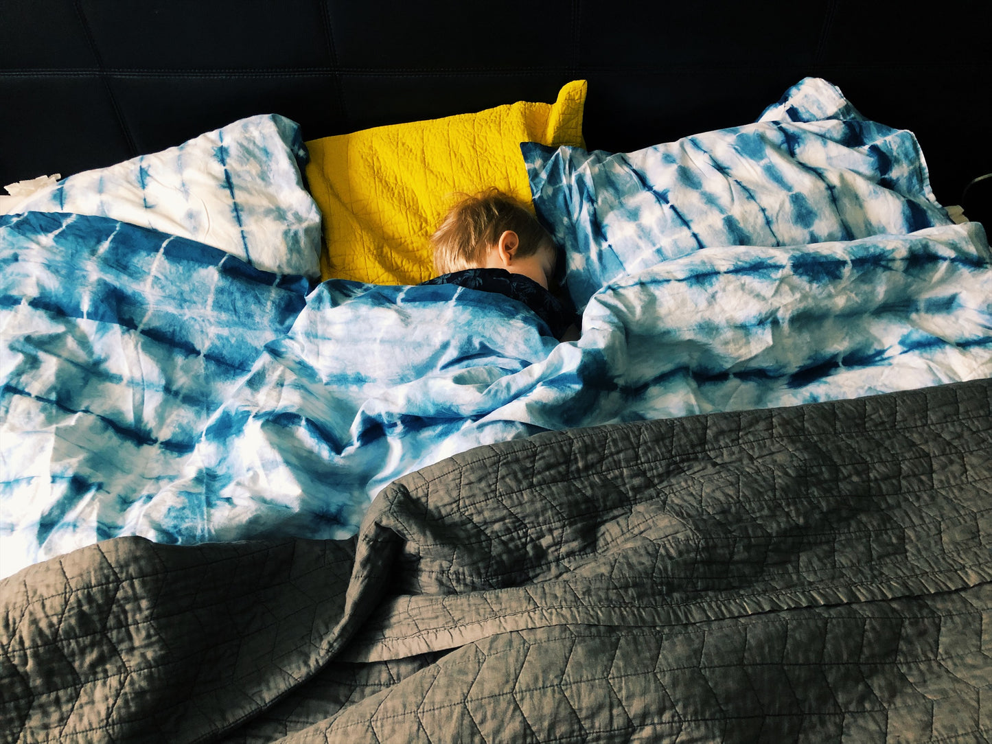 Cotton Bedding Set in Natural Indigo Shibori